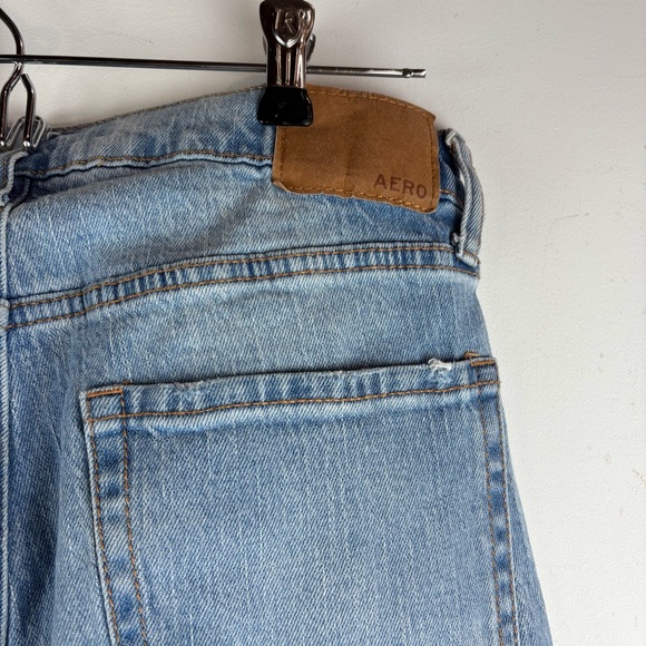 Aeropostale Women’s Straight Leg White Wash Denim Mom Jeans Raw Edge Hem Sz 6 - Picture 8 of 9